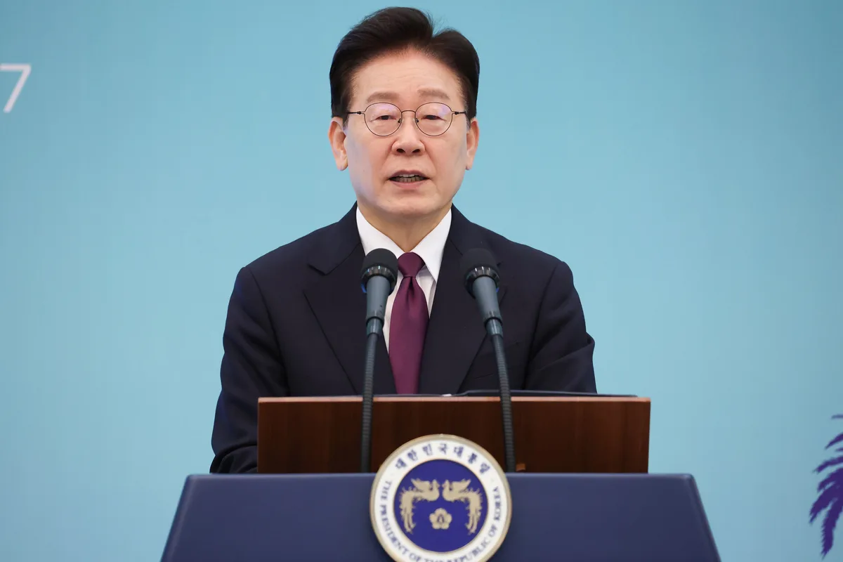 이 대통령 지지율, 변동 없이 37%…민주당 지지율 35%, 정부 출범 후 최저[한국갤럽]