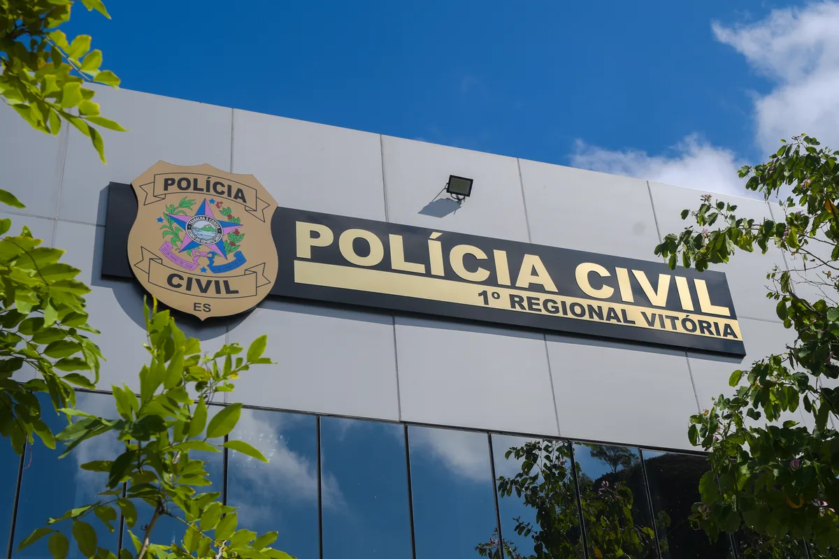 Quase um mês após sair da prisão, homem é detido com carro furtado em Vitória