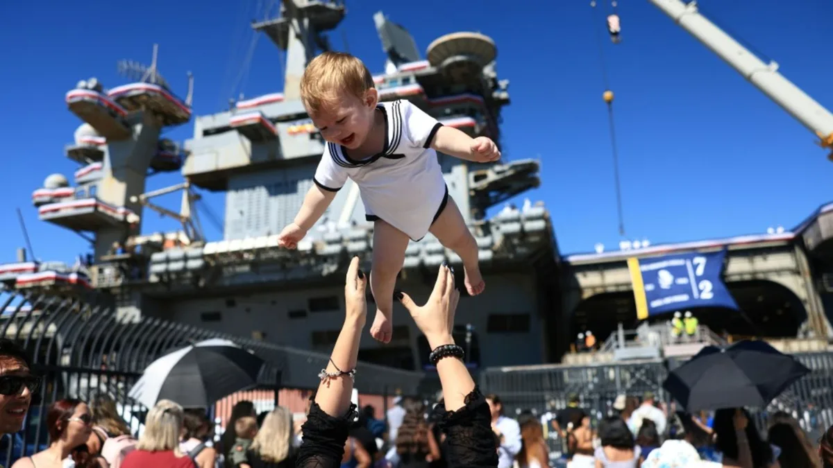US-Flugzeugträger „USS Abraham Lincoln“ nach elfmonatigem Einsatz wieder in Kalifornien