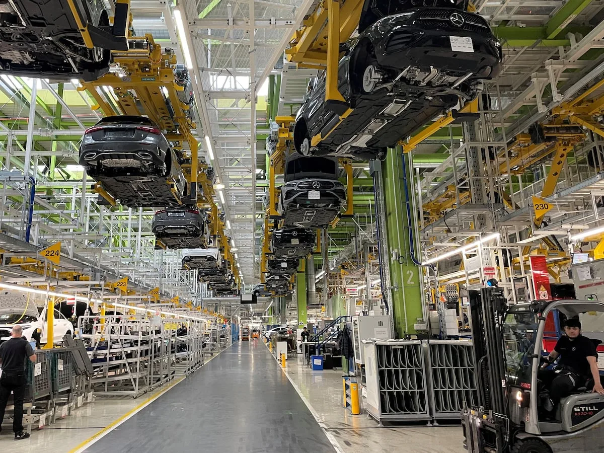 Factory confidence sinks along with domestic sales and exports