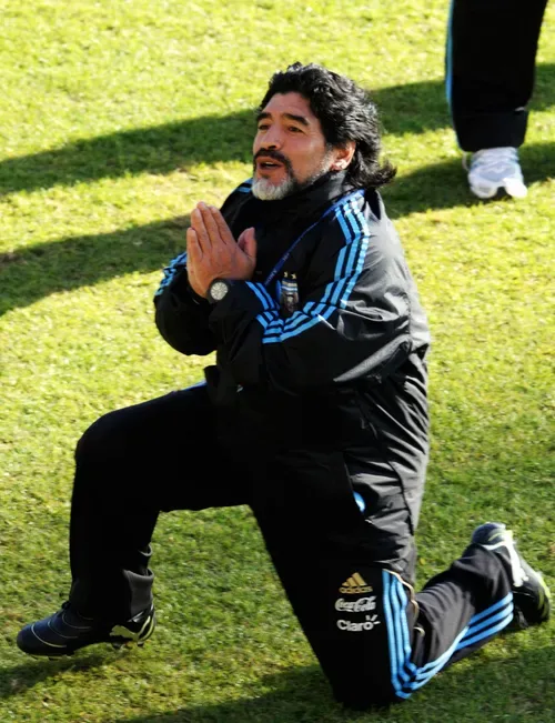 Maradona trial on hold as kidney test evidence mix-up raises doubts
