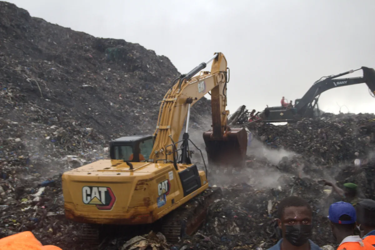 Al menos 30 muertos tras el derrumbe de un vertedero en Guinea-Conakry