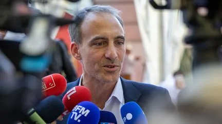 Présidentielle 2027 : "Je suis prêt à affronter la violence de cette campagne", déclare Raphaël Glucksmann après sa large victoire à la primaire