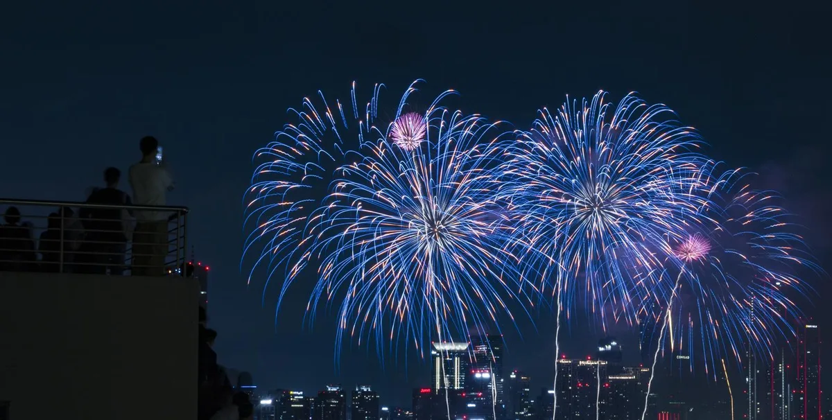“명당 40만원 팝니다”…‘불꽃축제’ 앞두고 여의도 자리거래 기승
