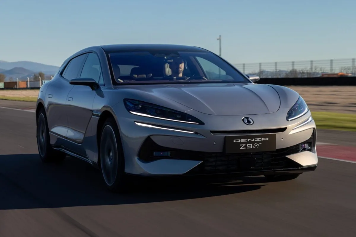 Avec sa berline de 2 000 ch, BYD veut détrôner Porsche en visant le record absolu sur le Nürburgring