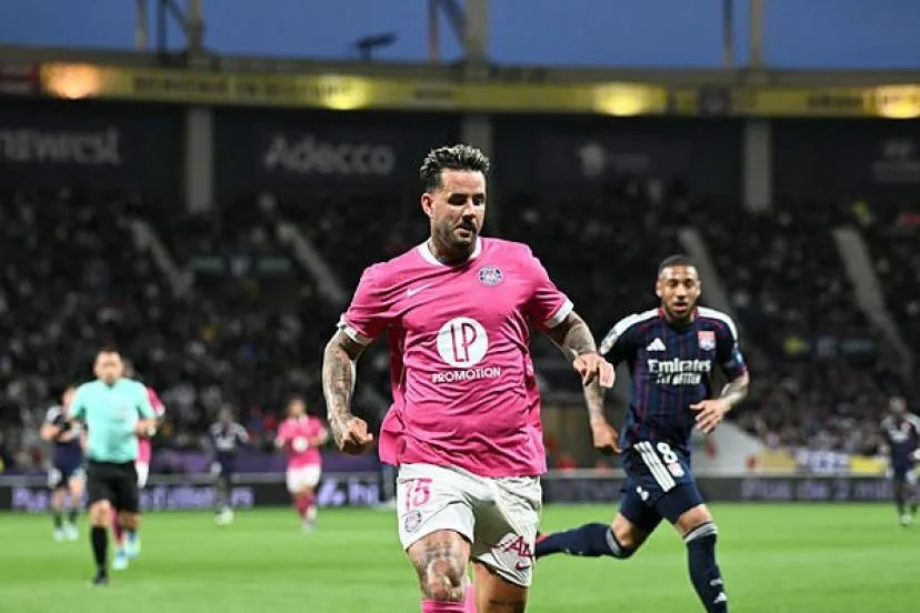 Toulouse se rend à Brest sans Aron Dönnum mais avec Alexis Vossah