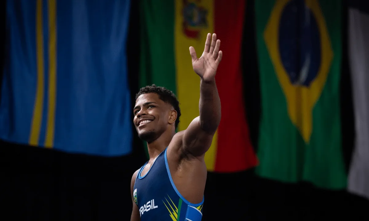 Sem técnico, Pelé do Wrestling mira Los Angeles após bronze em Rosário