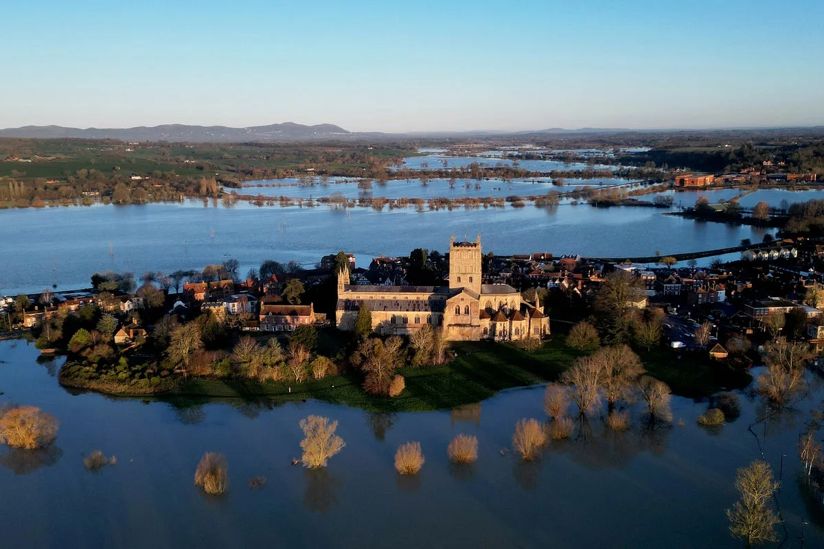 Brits urged to check flood risk now as country braces for winter extreme weather