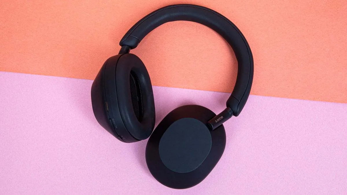 Amazon has the Sony XM5 headphones on sale for under $200 — snag a pair for half off