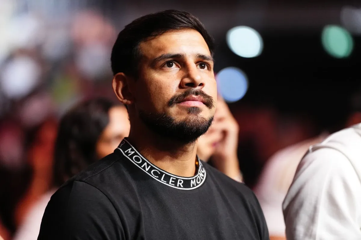Яир Родригес объяснил снятие с боя против Жана Силвы на Noche UFC