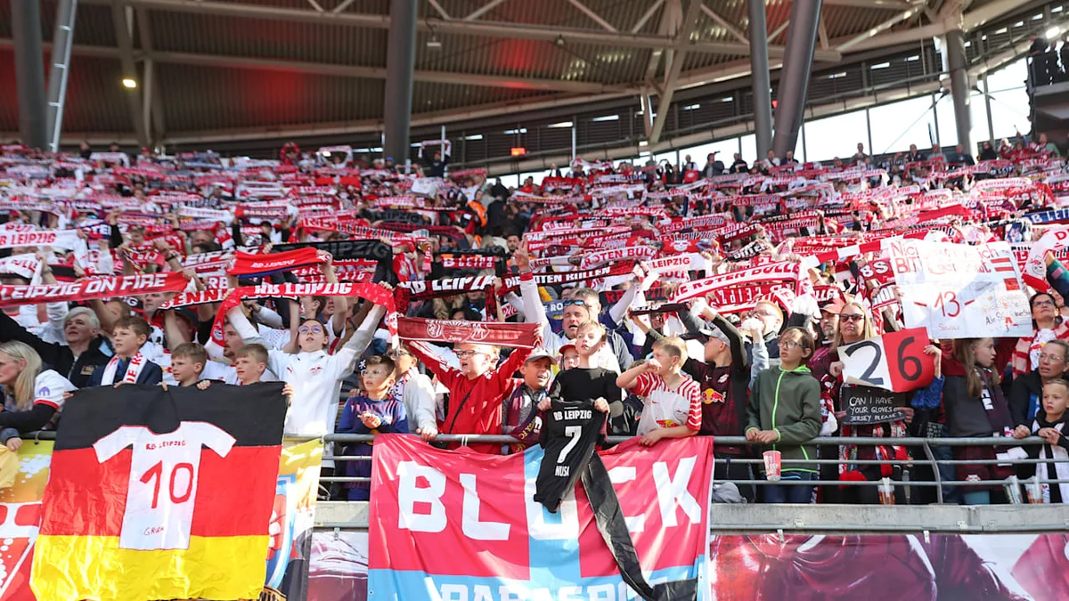 Für mehr Stimmung - DJ von Bundesliga-Klub legt am Spielfeldrand auf