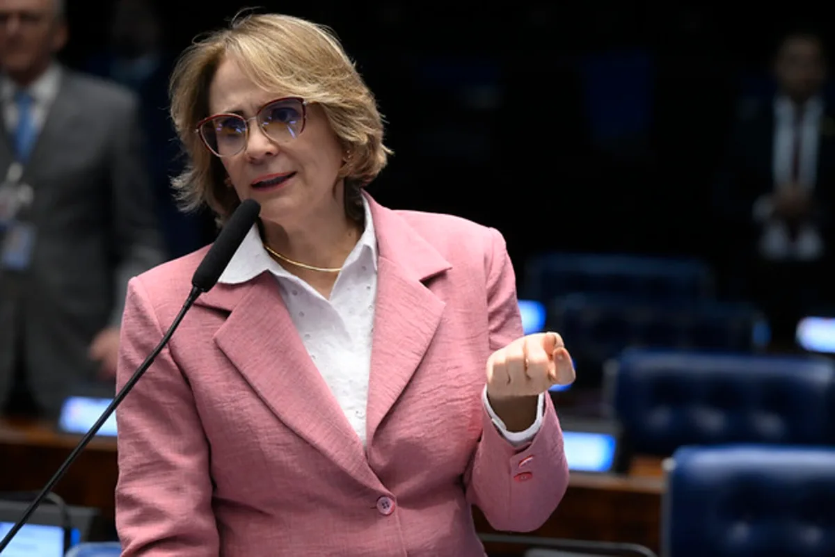Damares acusa CGU de ensinar a votar 13 em vídeo com urna eletrônica