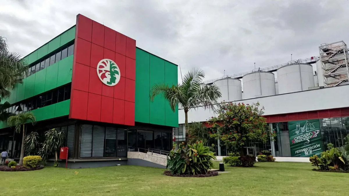 La planta de Heineken en Orizaba cumple 130 años y hoy usa la IA para gestionar su recurso más valioso