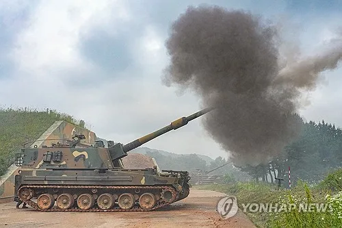해병대 서북도서 해상사격훈련…K9 자주포 등 200여발 발사