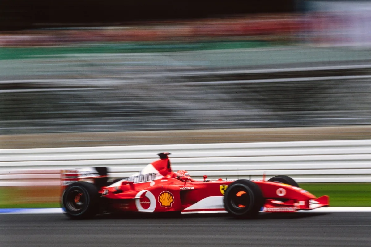 F1: Em homenagem a Schumacher, Barrichello e Vettel correrão com Ferrari F2002 em Monza