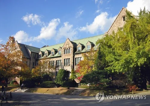 이화여대서 방수 작업하던 50대 추락사…당국 조사