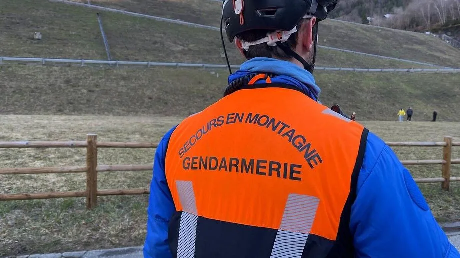 Isère : deux morts dans un accident de deltaplane lors de la Coupe Icare, le pilote et sa passagère tués au décollage