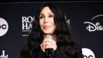 Pedido de tutela de Cher sobre Elijah Blue Allman esquenta enquanto a esposa do filho busca assumir o controle