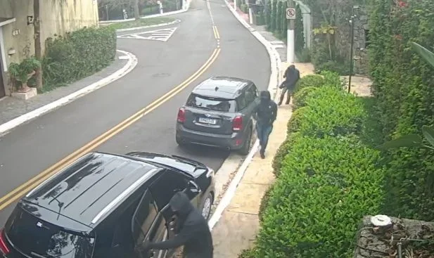 Grupo invade casa onde Silvio Santos viveu em SP e foge com mala; vídeo mostra ação (Foto: Lourival Ribeiro/SBT/Divulgação)