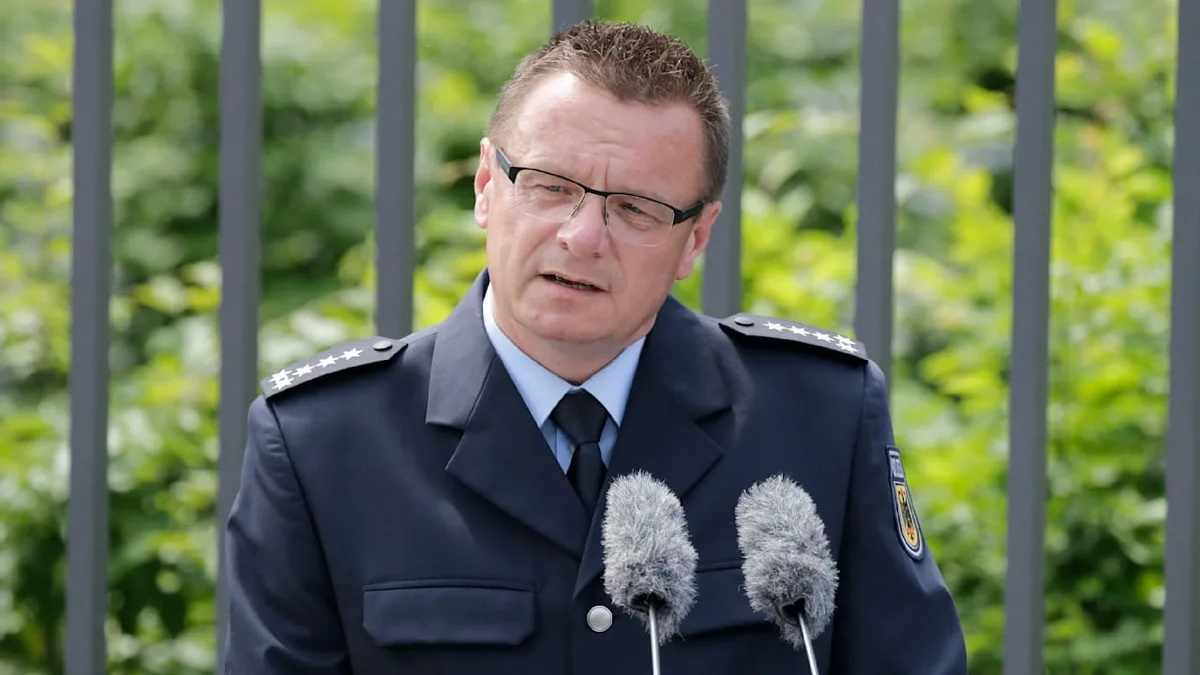 Sven Hüber - Misshandelte Polizei-Funktionär einen DDR-Flüchtling?