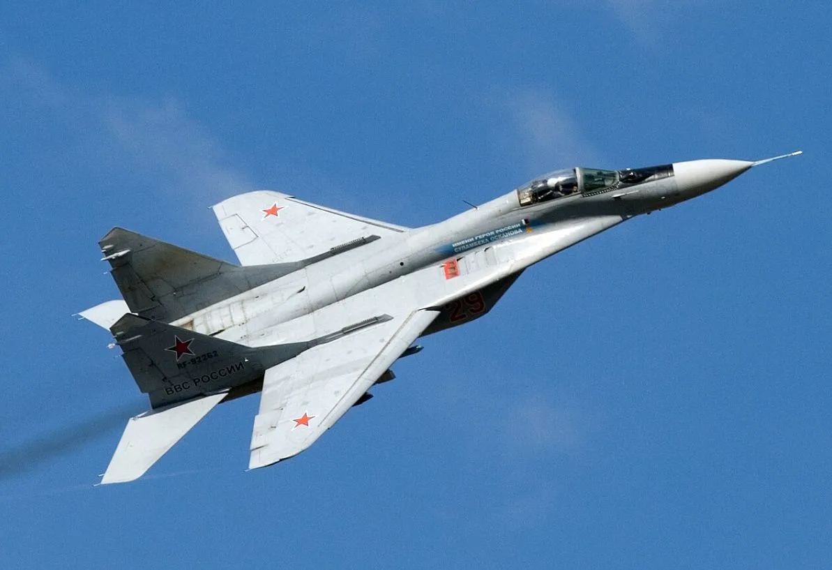 Ucrania destruyó un caza MiG-29 estacionado y cuatro radares en la retaguardia rusa (VIDEO)