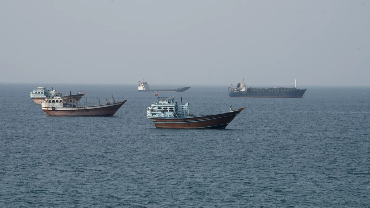 Guerra no Irã faz países do Golfo acelerarem planos para driblar Estreito de Ormuz