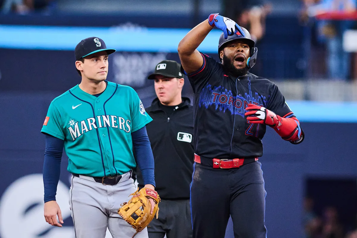 Blue Jays find their offence in crushing Mariners 8-1
