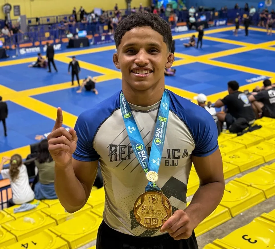 Riki Marte vence quatro lutas e conquista ouro no Sul-Americano de Jiu-jitsu