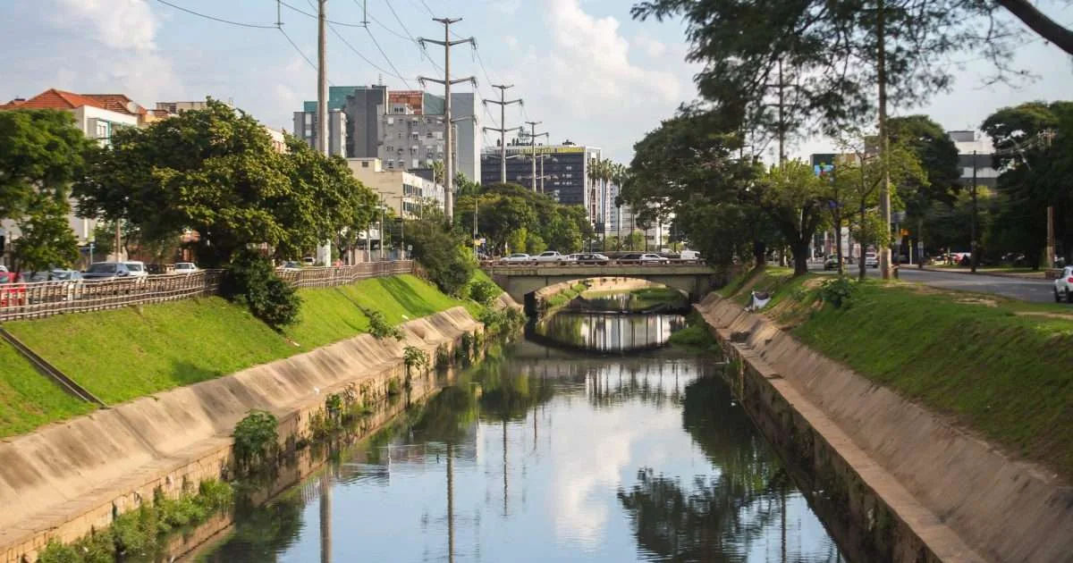 De canal concretado a corredor cultural: Projeto quer transformar Arroio Dilúvio em Porto Alegre