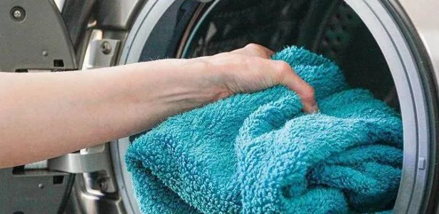 Sua toalha de banho está velha? Estes sinais indicam a hora de trocar