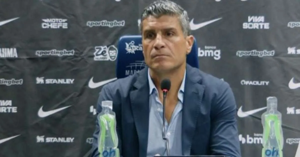 Pedro Emanuel reconhece falta de eficácia do Vasco: "Preocupante"