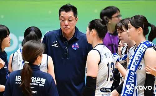 마나베 IBK 감독, KOVO 컵대회 데뷔전 승리…SOOP에 3-0 완승(종합)