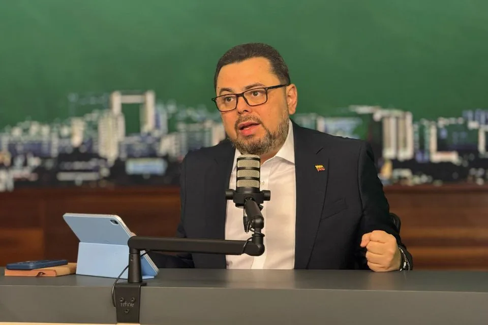 AN aparta a Antonio Ecarri de grupo parlamentario con EEUU tras propuesta de dolarización