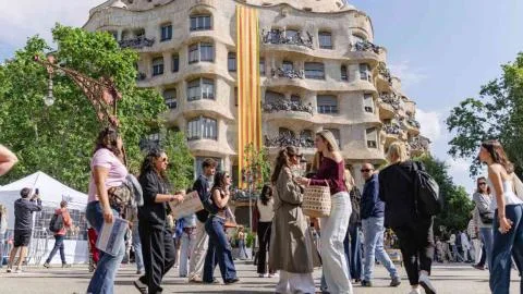La economía catalana crece otro trimestre más que la española y la europea, impulsada por el consumo de los hogares