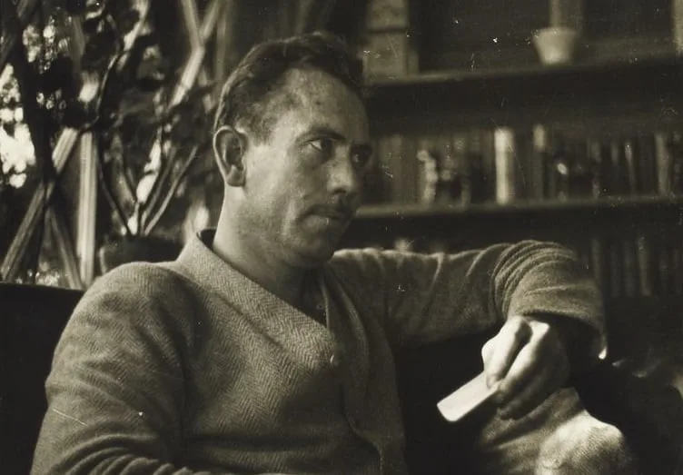 Quién fue John Steinbeck, el Nobel de Literatura que retrató las contradicciones del sueño americano