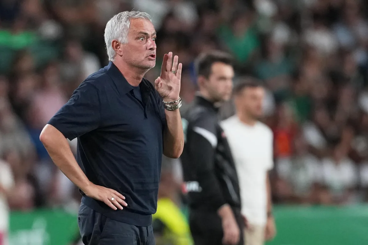 Javier Tebas responde a Mourinho y Real Madrid por la polémica arbitral del derbi