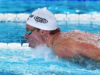 Championnats d’Europe de natation. Léon Marchand se qualifie sans forcer pour les demi-finales du 200 m papillon