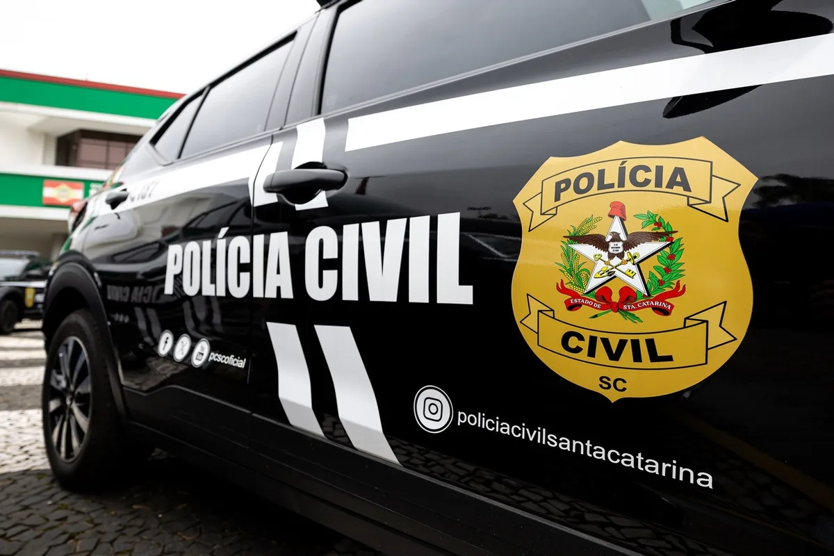 Homem é assassinado após discussão com a esposa dentro de casa em Biguaçu