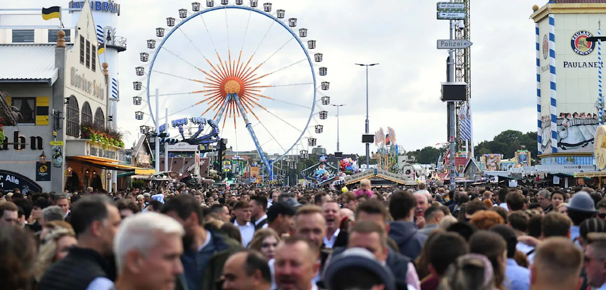 KI-Kameras, Bodycams, Blasmusik – das ist das neue Sicherheitskonzept auf dem Oktoberfest