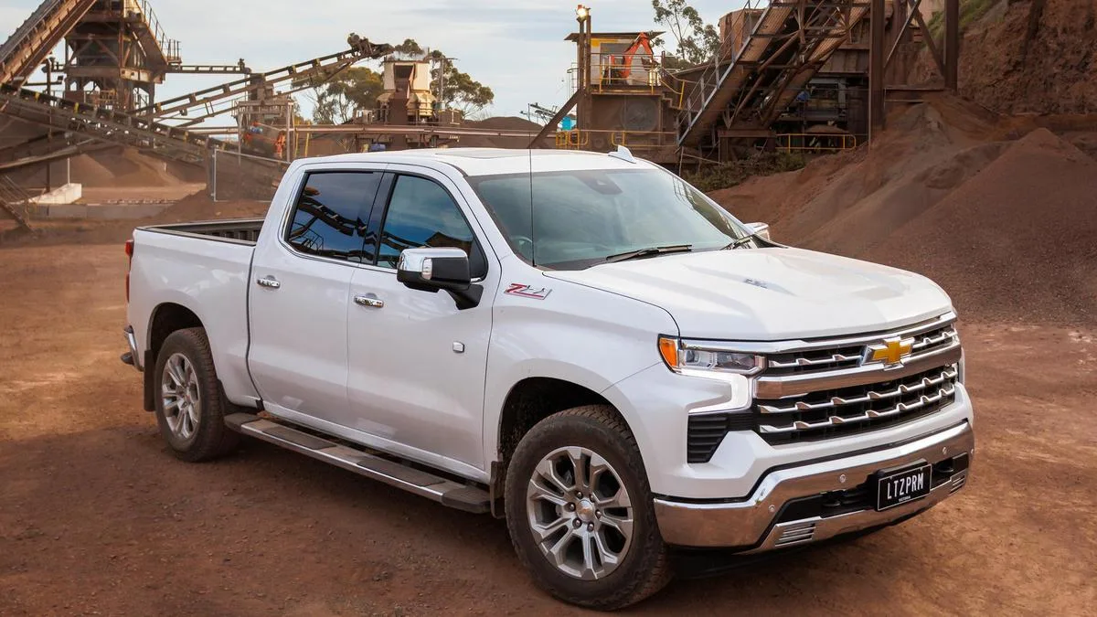 Chevrolet Silverado V8 probe expands to almost a million vehicles