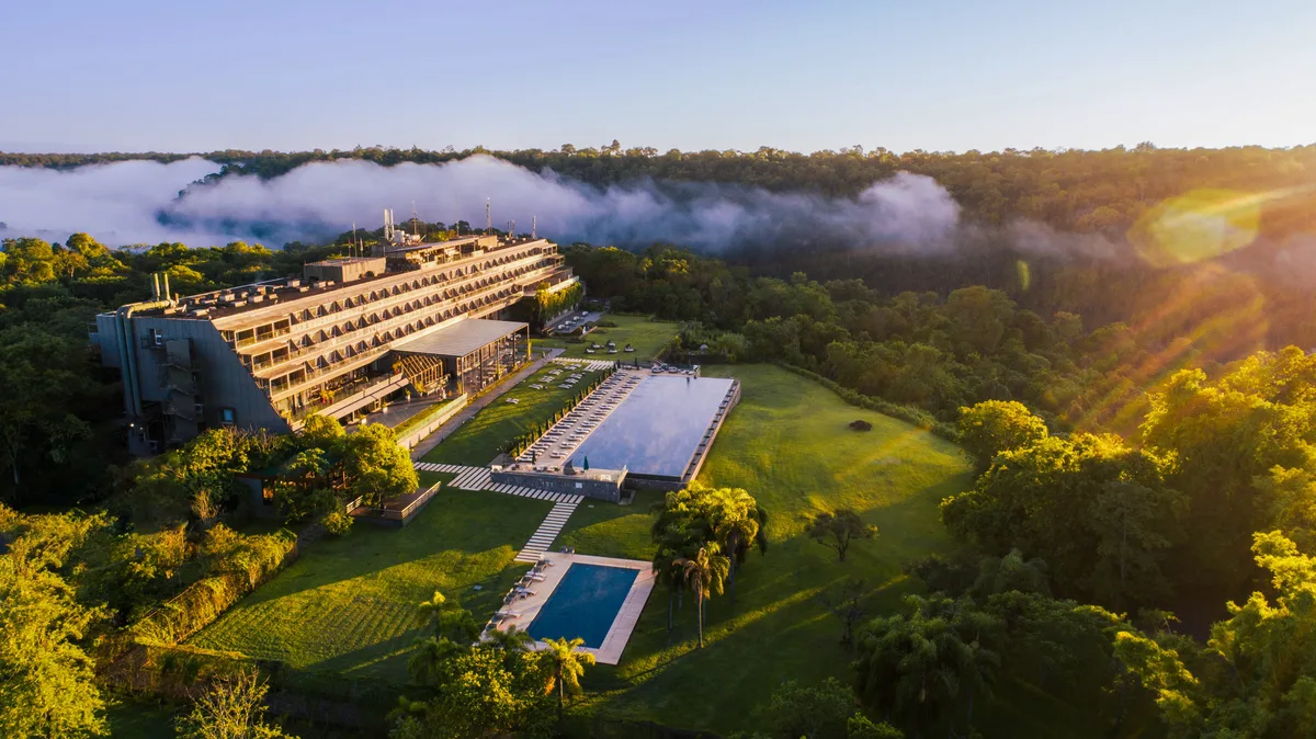 Lujo en las Cataratas: cómo opera el único hotel dentro del Parque Nacional y dueño de la mejor suite del país