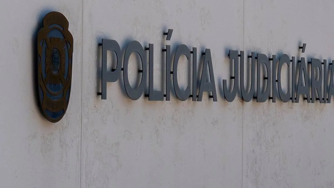PJ investiga morte de mulher em hotel de Albufeira. Companheiro foi detido