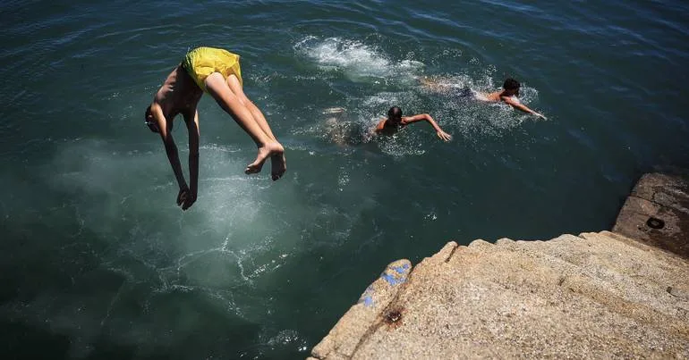 Aviso amarelo devido ao calor alargado a nove distritos
