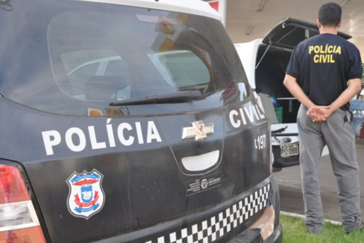 Homem tenta matar teiú e acaba tirando a vida da esposa: “Tiro acidental”