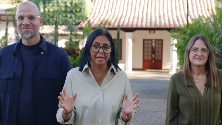 Delcy Rodríguez revisó planes para una «reforma tributaria profunda» en el país, esto dijo