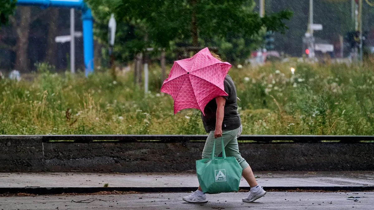 Unwetter: Wetterdienst warnt vor heftigem Regen und Gewittern