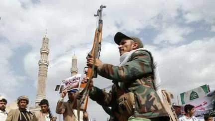 Les houthis du Yémen affirment avoir visé un aéroport saoudien et une installation pétrolière
