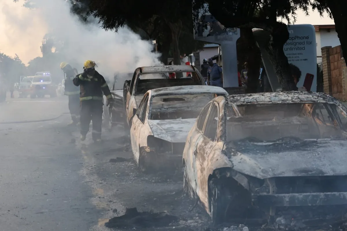 Refugee policies to be reviewed after court ruling sparks violence and confusion