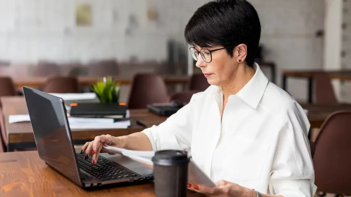 Dejar una gran empresa después de los 50 años: estas son las alternativas para seguir trabajando