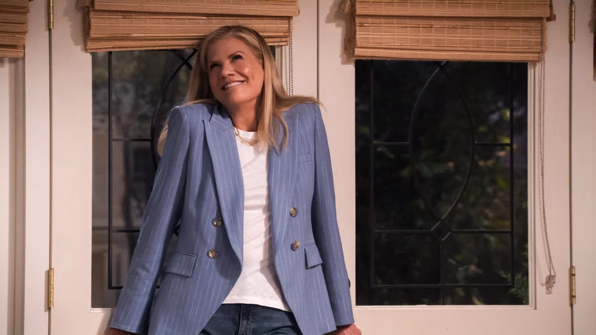 TV’s Funniest ‘Hot Mess’ Reveals Her Best Backstage Stories